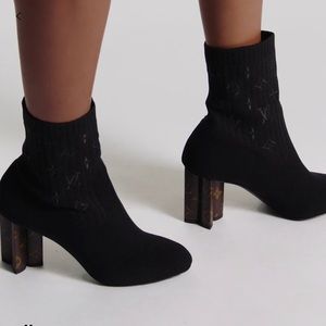 Louis Vuitton silhouette ankle boot. Perfect condition. Size 8.